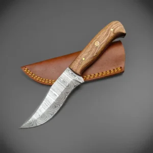 Outback Ranger – Curved Damascus Knife with Walnut Grip