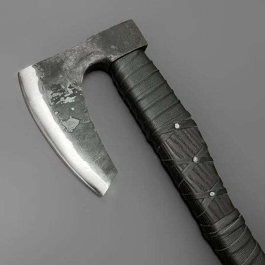 Warlord’s Howl – Forged Viking Bearded Axe, Sharpened